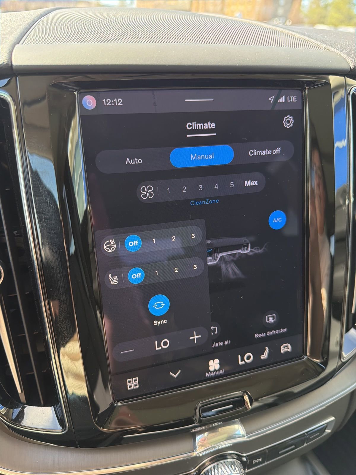 Certified 2025 Volvo XC60 B5 Core w/ Protection Package Premier image 14