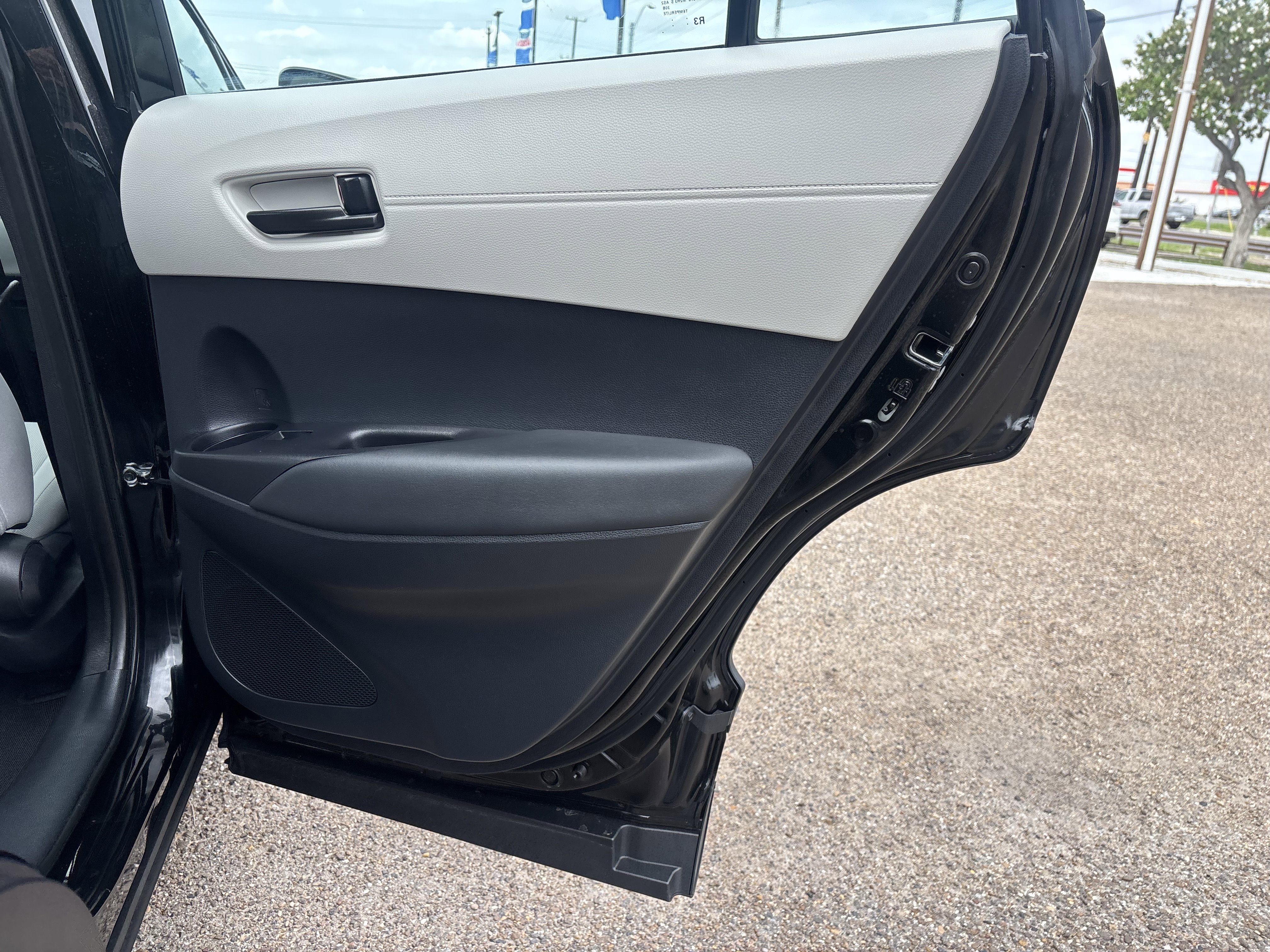 Used 2025 Toyota Corolla Cross L FWD image 20