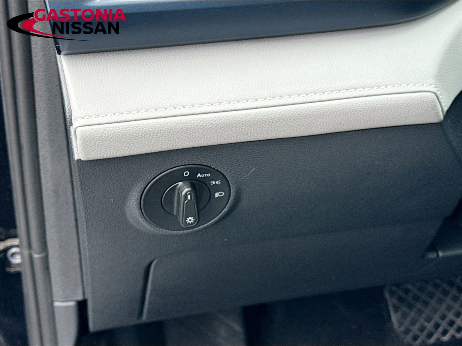 Used 2024 Volkswagen Taos SE image 13