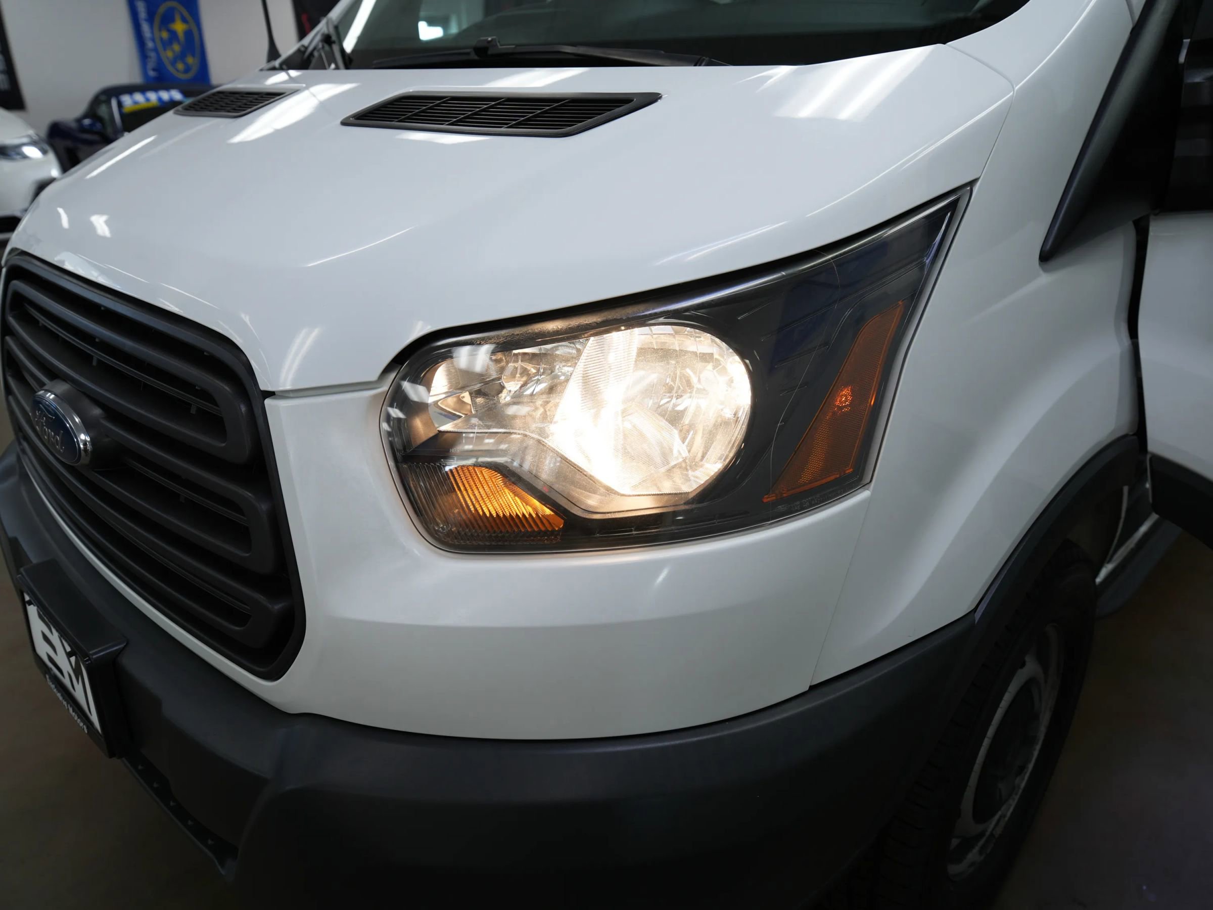 Used 2018 Ford Transit 350 XL image 9