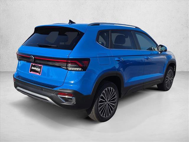 New 2026 Volkswagen Taos SE image 2