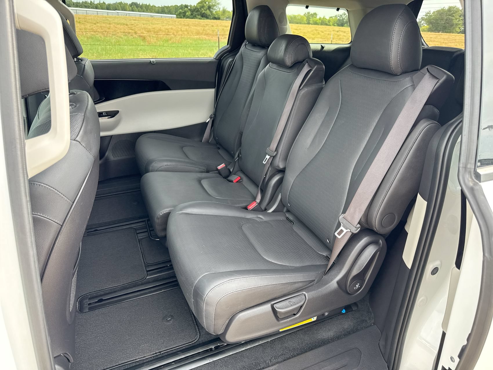Used 2023 Kia Carnival SX Prestige FWD image 23