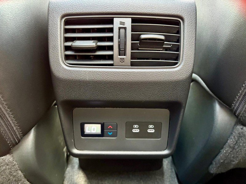 Used 2024 Nissan Rogue SL w/ SL Premium Package FWD image 12