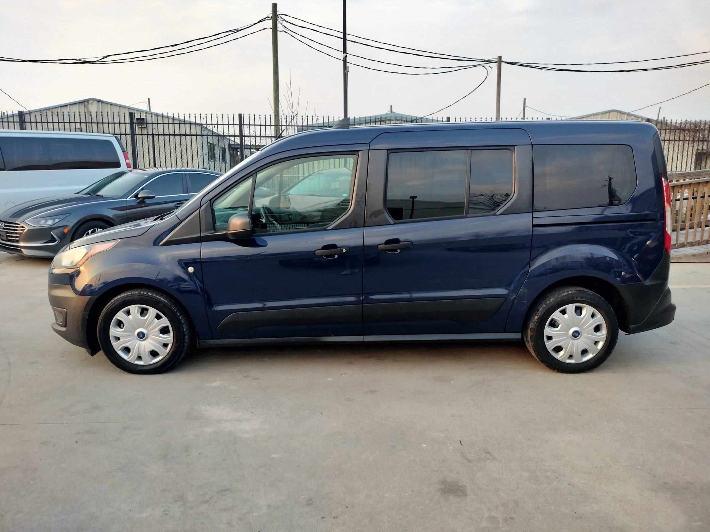 Used 2021 Ford Transit Connect XL image 2