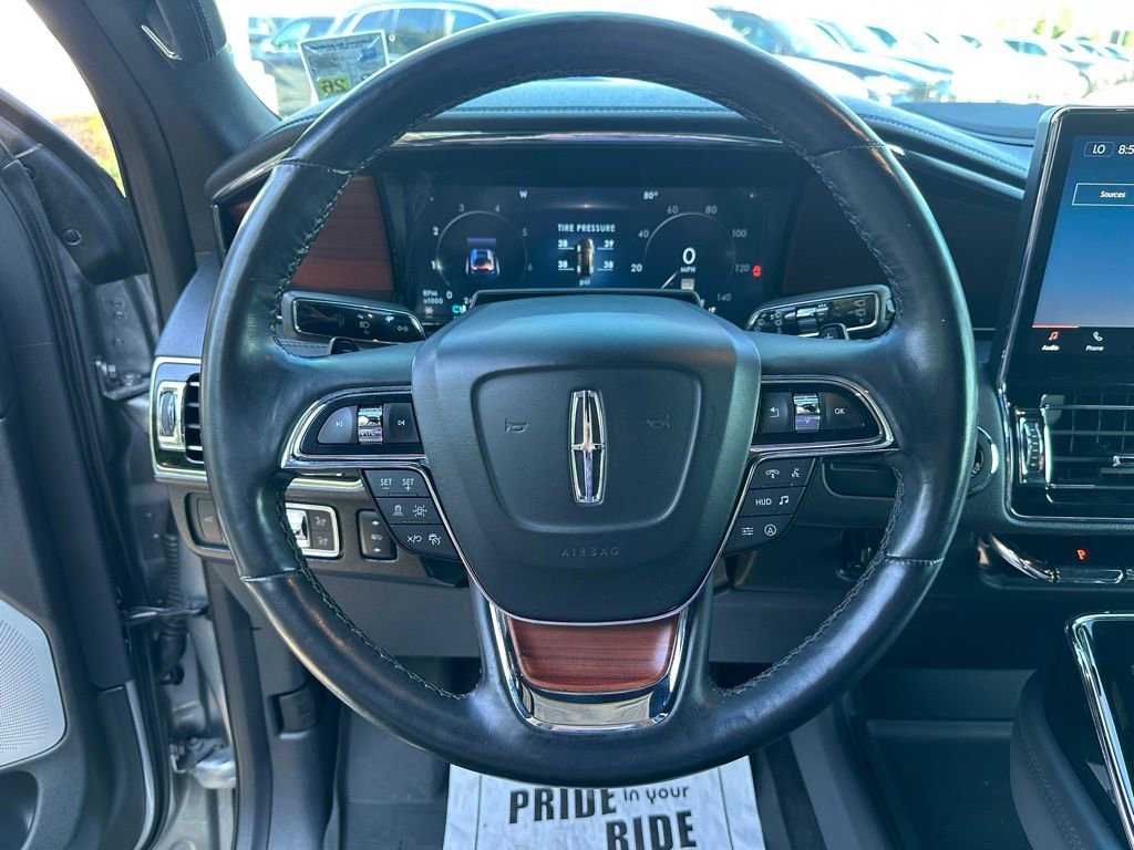 Used 2022 Lincoln Navigator L Reserve RWD image 11
