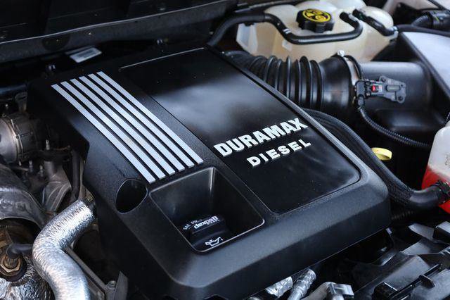 Used 2023 Chevrolet Silverado 1500 High Country w/ Technology Package image 12