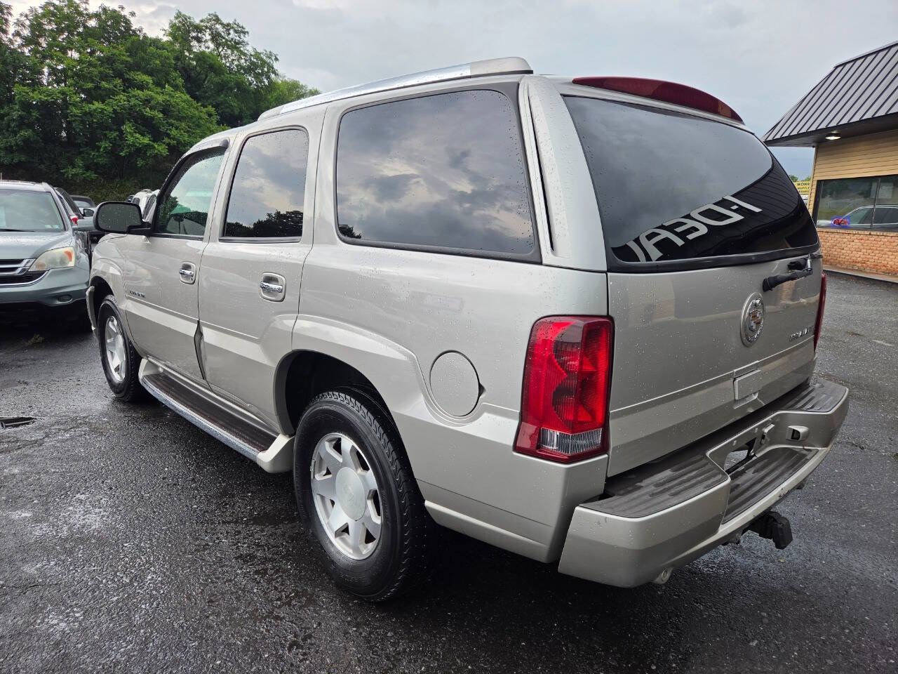 Used 2004 Cadillac Escalade AWD image 7