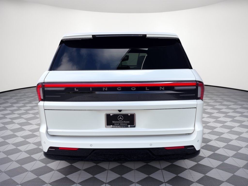 Used 2025 Lincoln Navigator Black Label AWD/4WD image 11