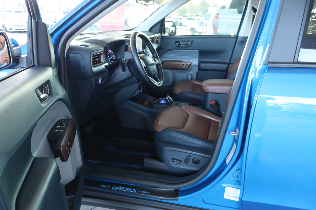 Used 2022 Ford Maverick Lariat w/ Lariat Luxury Package image 14