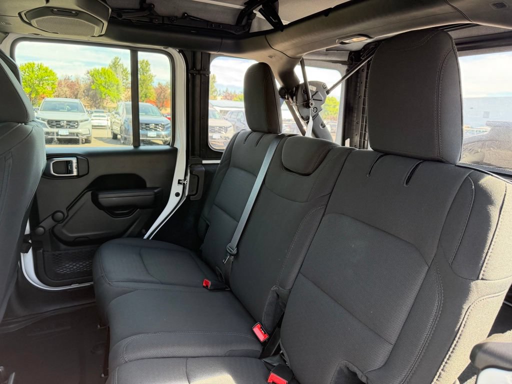 Used 2022 Jeep Wrangler Unlimited Sport AWD/4WD image 30