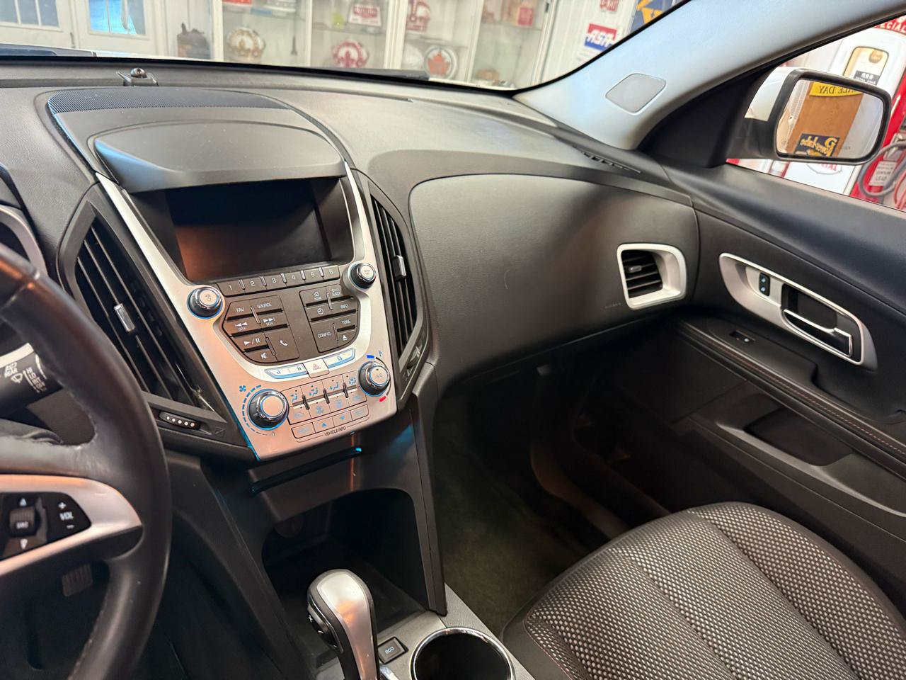 Used 2015 Chevrolet Equinox LT w/ Driver Convenience Package AWD/4WD image 14