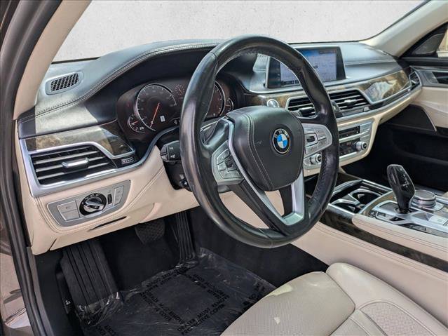 Used 2016 BMW 740i RWD image 10