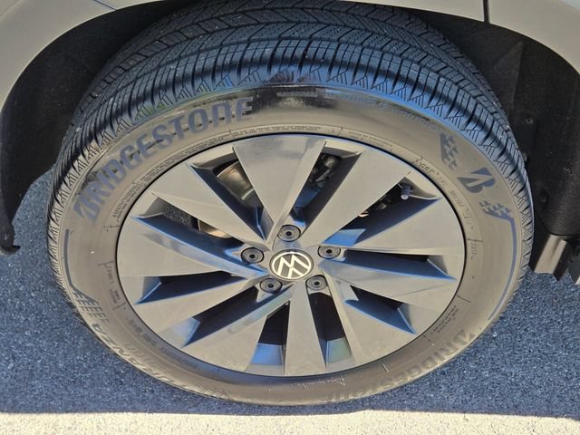 Used 2023 Volkswagen Taos S w/ Driver Assistance Package FWD image 12