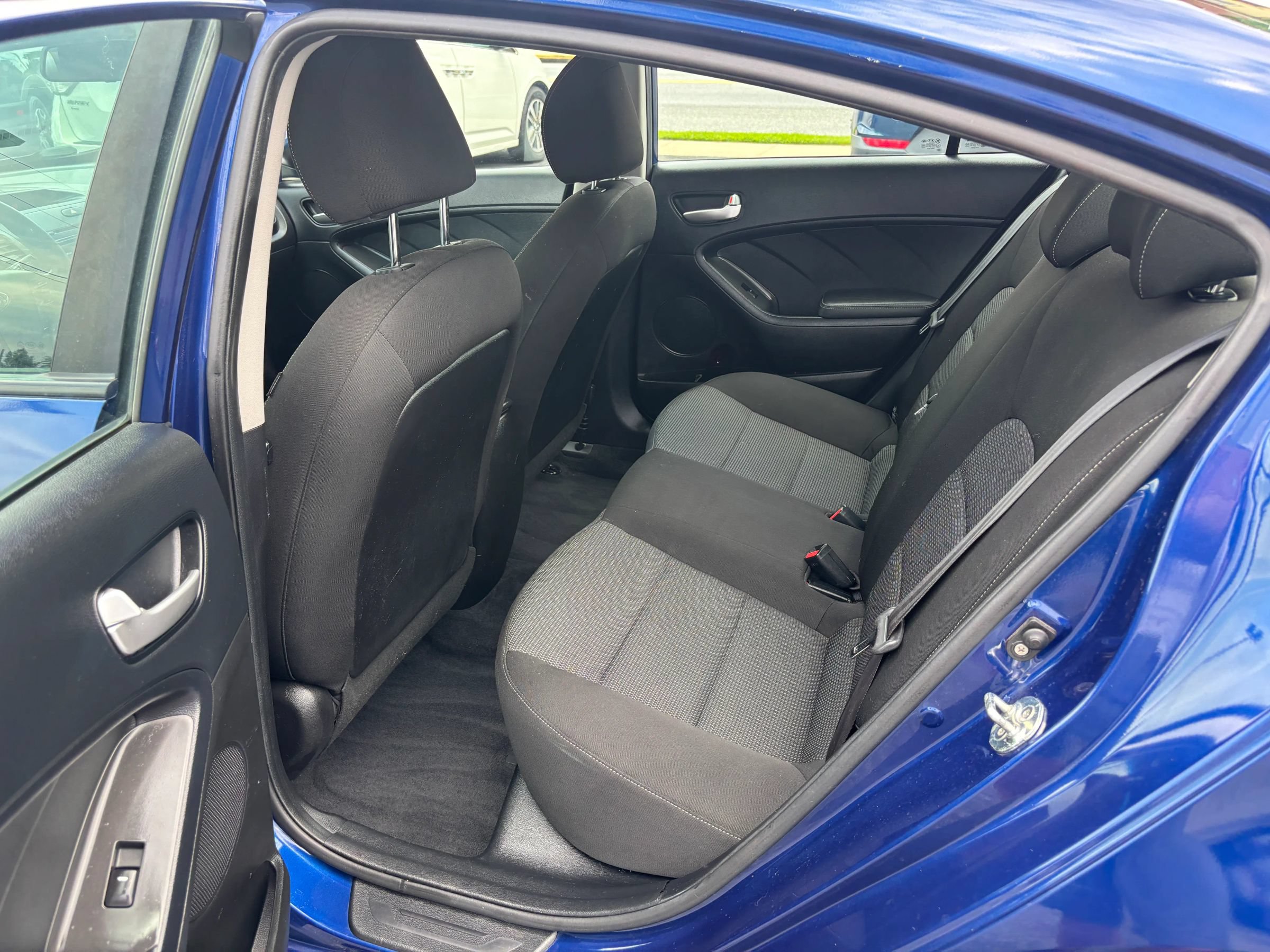 Used 2017 Kia Forte LX FWD image 9