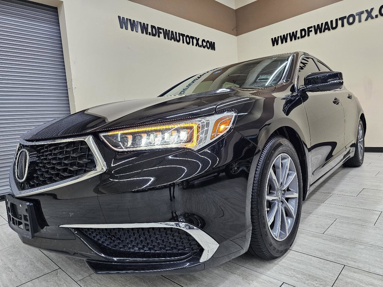 Used 2018 Acura TLX w/ Technology Package FWD image 2