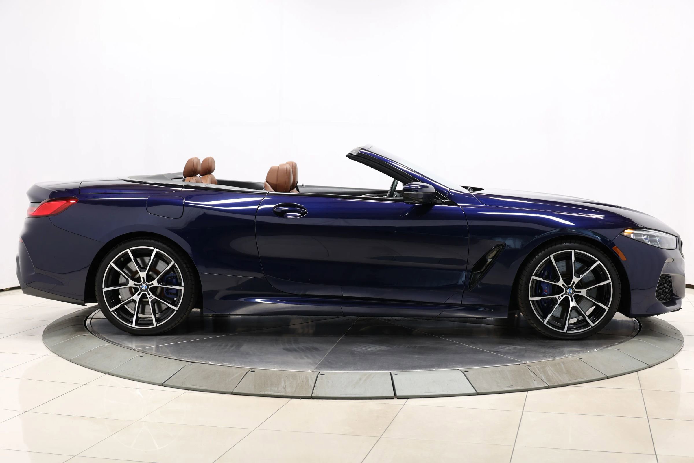 Used 2022 BMW M850i xDrive Convertible image 53