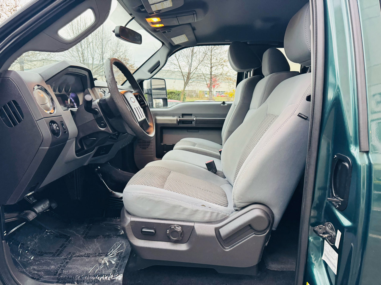 Used 2011 Ford F250 XLT w/ XLT Premium Pkg image 13