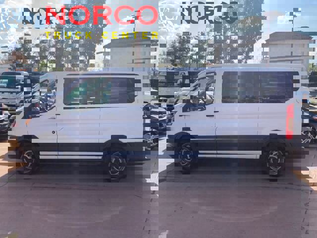 Used 2017 Ford Transit 150 XL image 1