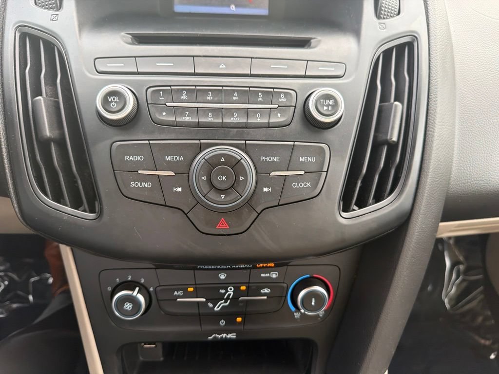 Used 2016 Ford Focus SE FWD image 30