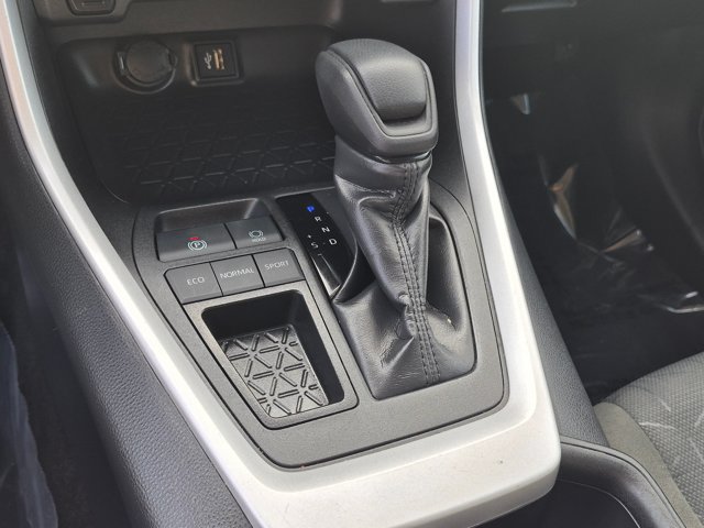 Used 2025 Toyota RAV4 XLE FWD image 18