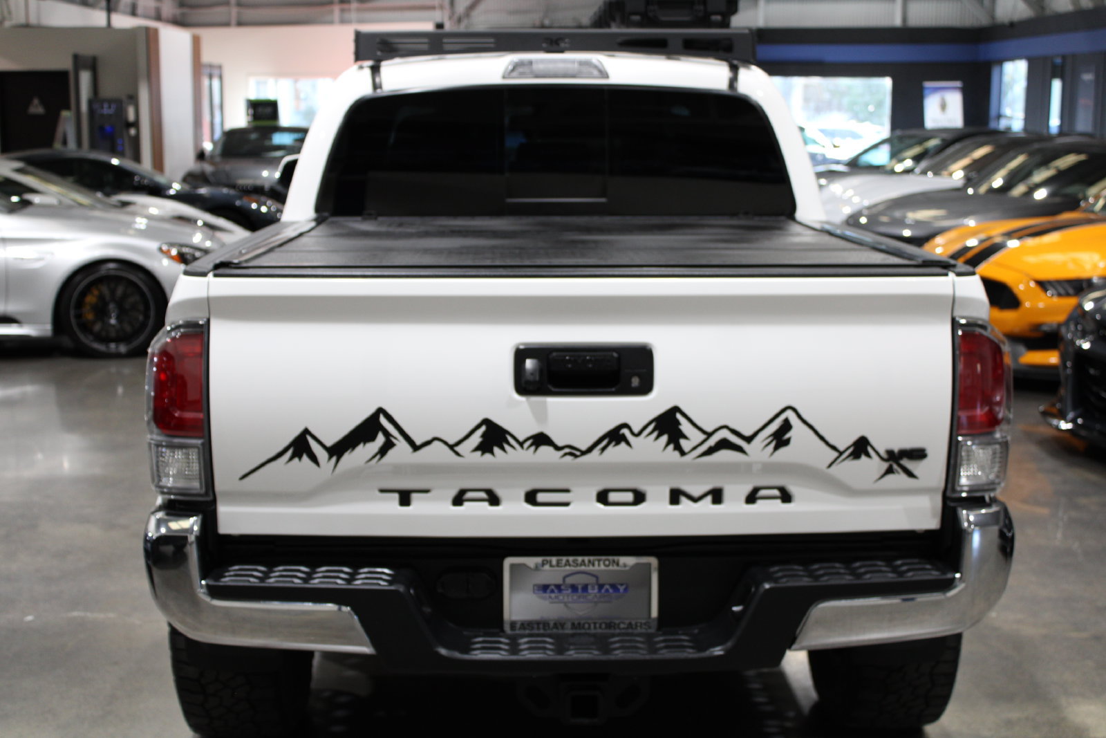 Used 2022 Toyota Tacoma TRD Off-Road AWD/4WD image 15