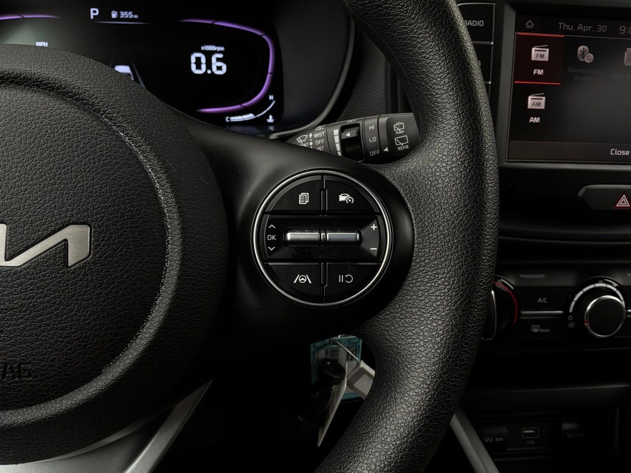 Used 2025 Kia Soul LX w/ LX Technology Package FWD image 32