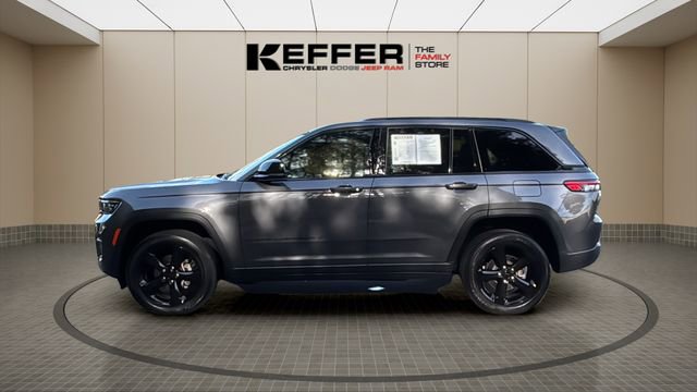 Certified 2023 Jeep Grand Cherokee Altitude image 2