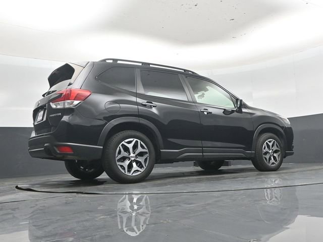 Used 2023 Subaru Forester Premium image 38