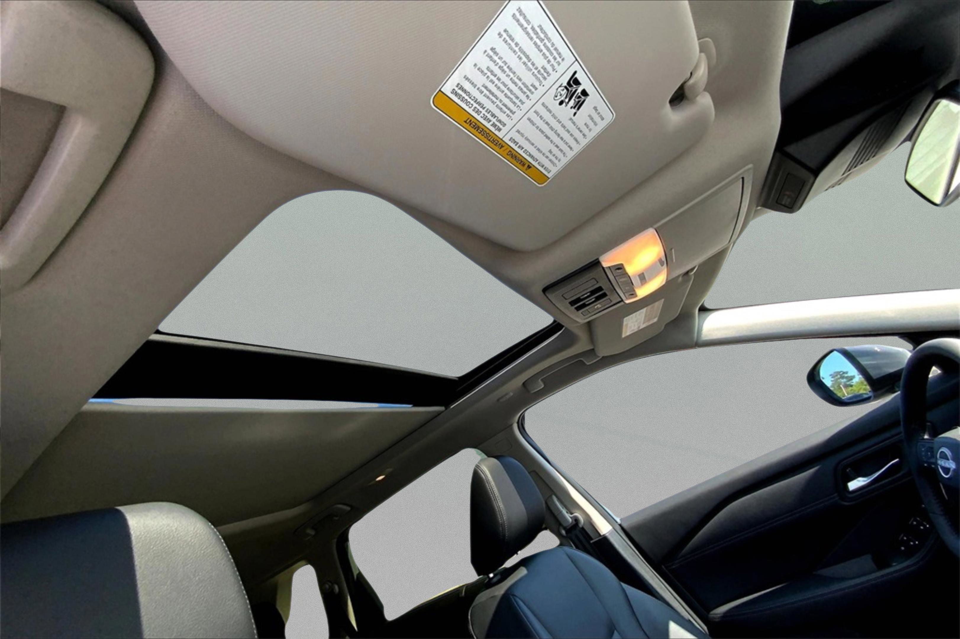 New 2025 Nissan Rogue SL w/ Tech Package image 16