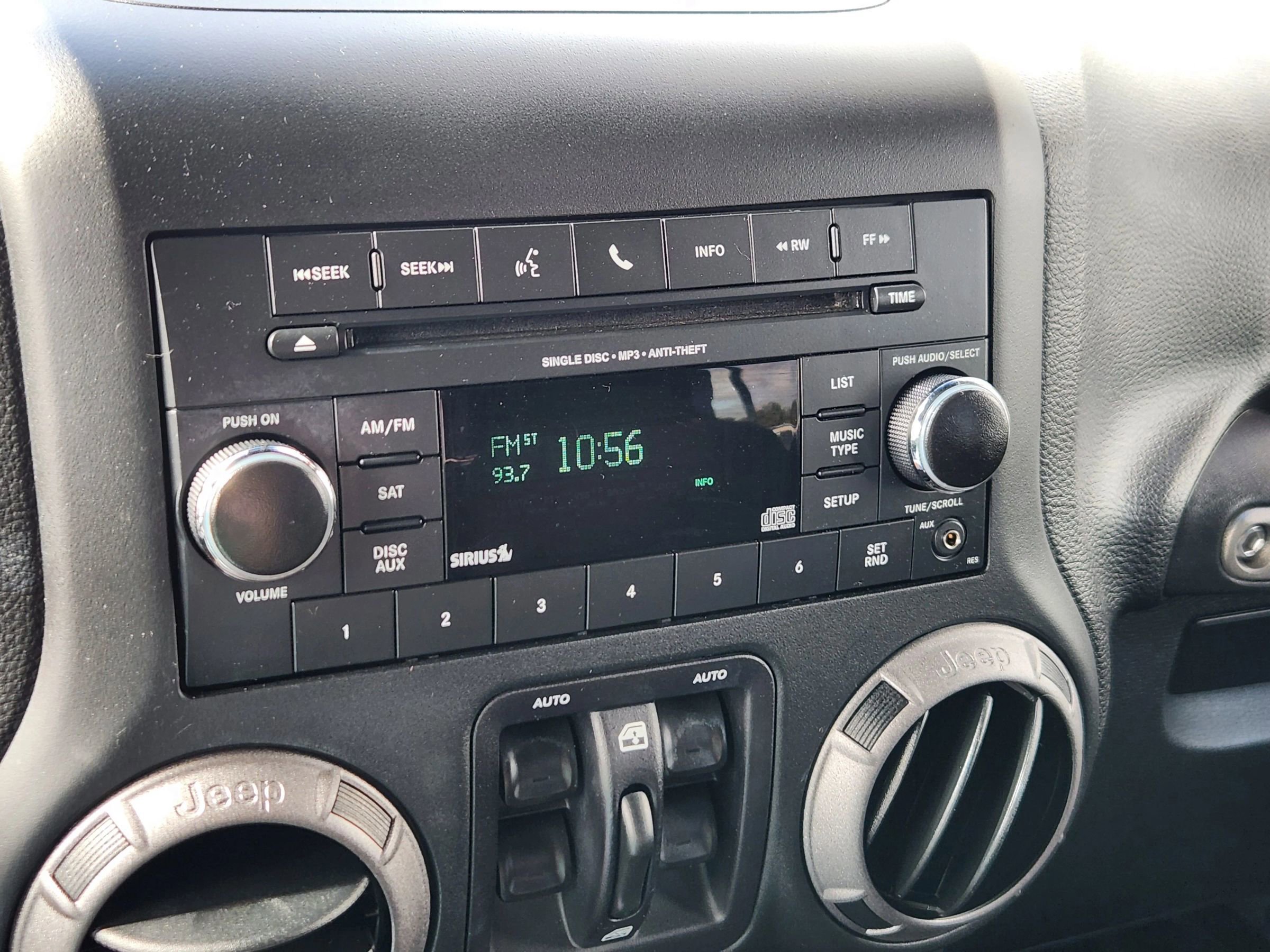 Used 2018 Jeep Wrangler Unlimited Sport S AWD/4WD image 28