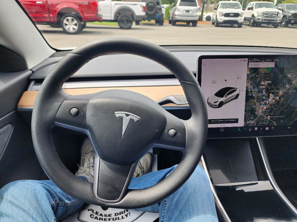 Used 2020 Tesla Model 3 Standard Range RWD image 19