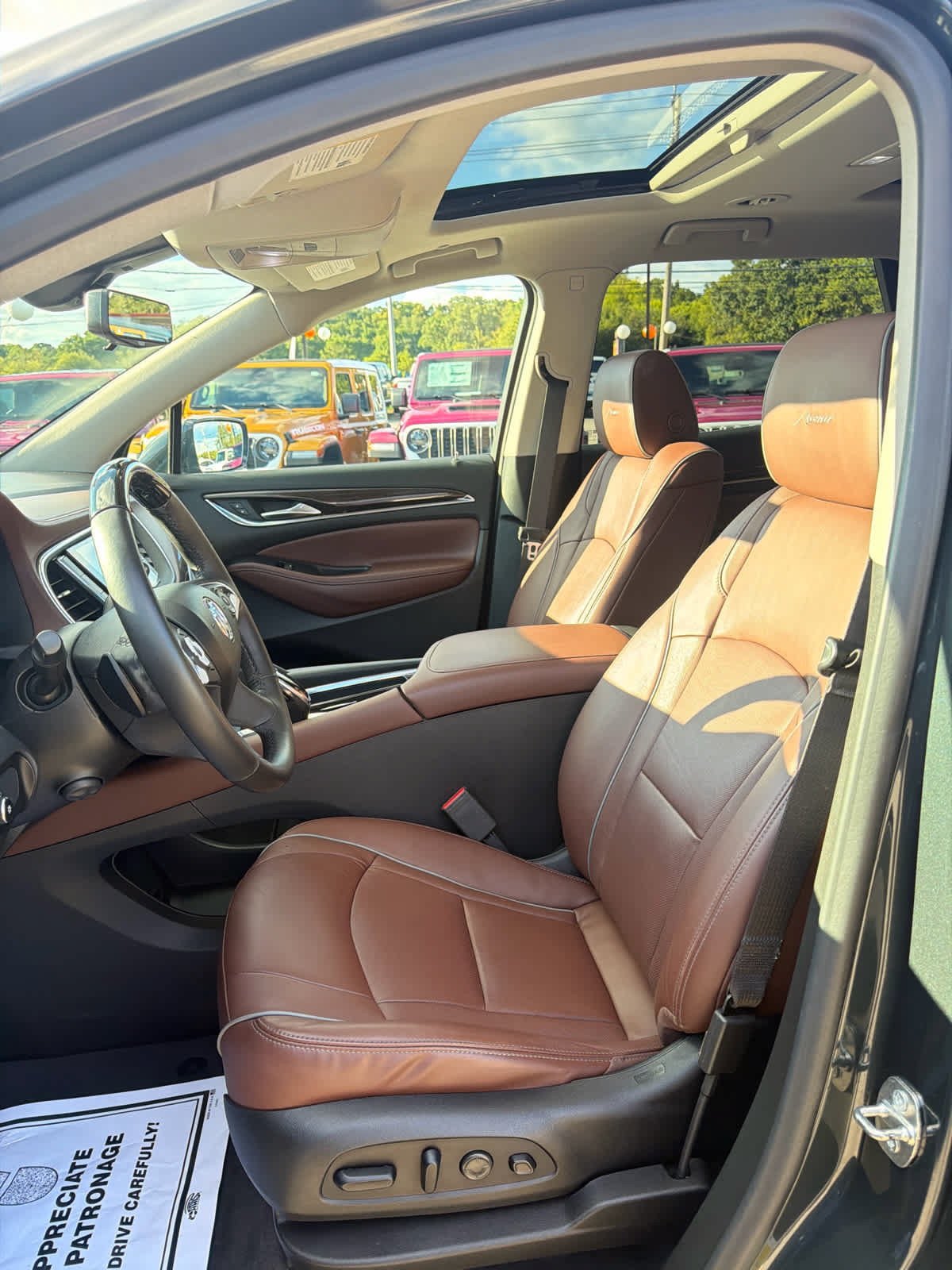 Used 2020 Buick Enclave Avenir w/ Avenir Technology Package AWD/4WD image 14
