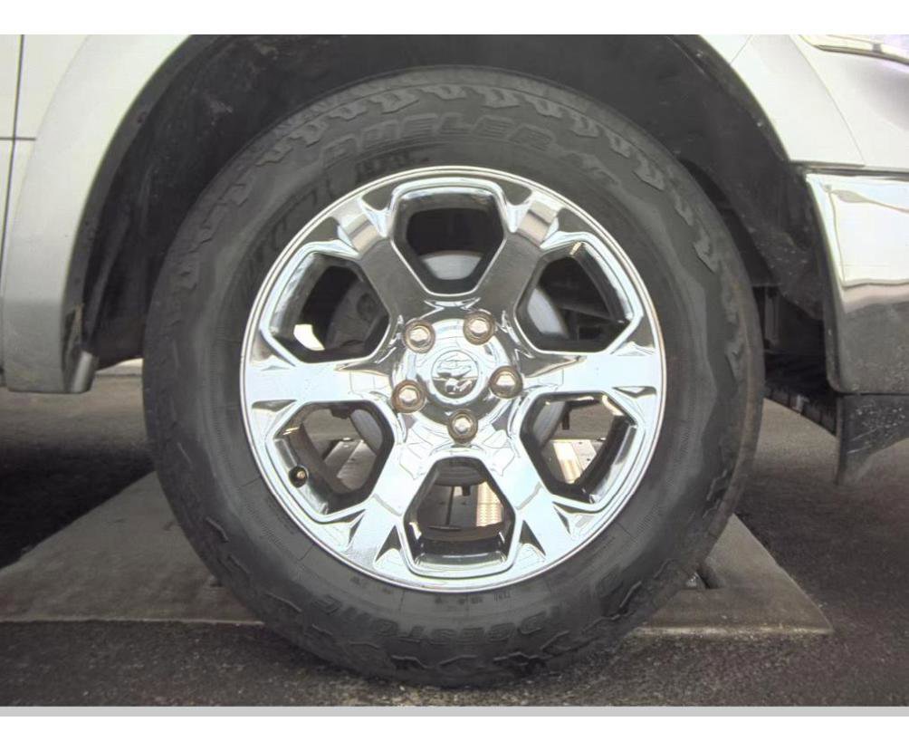 Used 2018 RAM 1500 Laramie w/ Convenience Group image 8