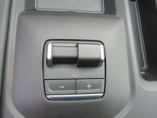 Used 2026 GMC Sierra 3500 AT4 w/ Technology Package AWD/4WD image 17