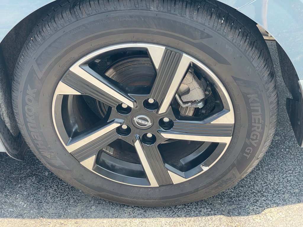 Certified 2024 Nissan Sentra SV FWD image 29