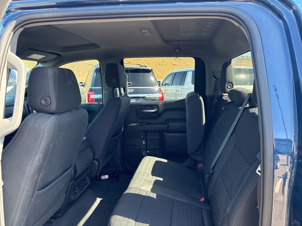 Used 2023 Chevrolet Silverado 1500 Custom RWD image 2
