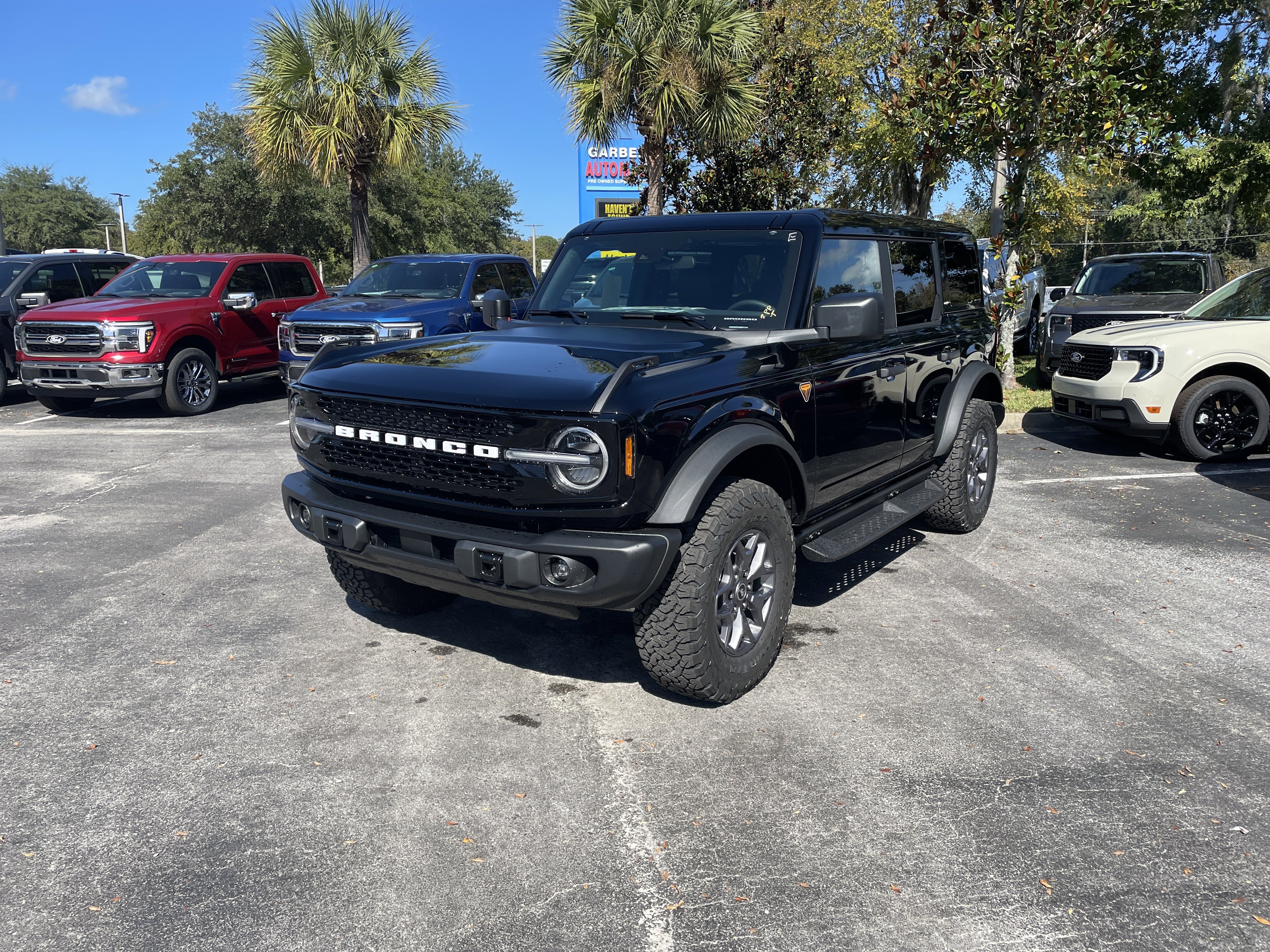 New 2025 Ford Bronco Badlands image 3