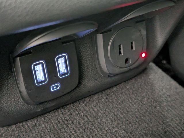 Used 2022 Genesis GV70 2.5T w/ Advanced Package image 27