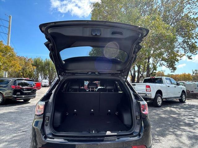 Certified 2022 Jeep Compass Altitude image 36