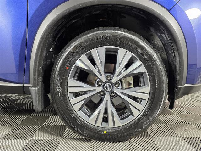 Used 2023 Nissan Rogue SV AWD/4WD image 12
