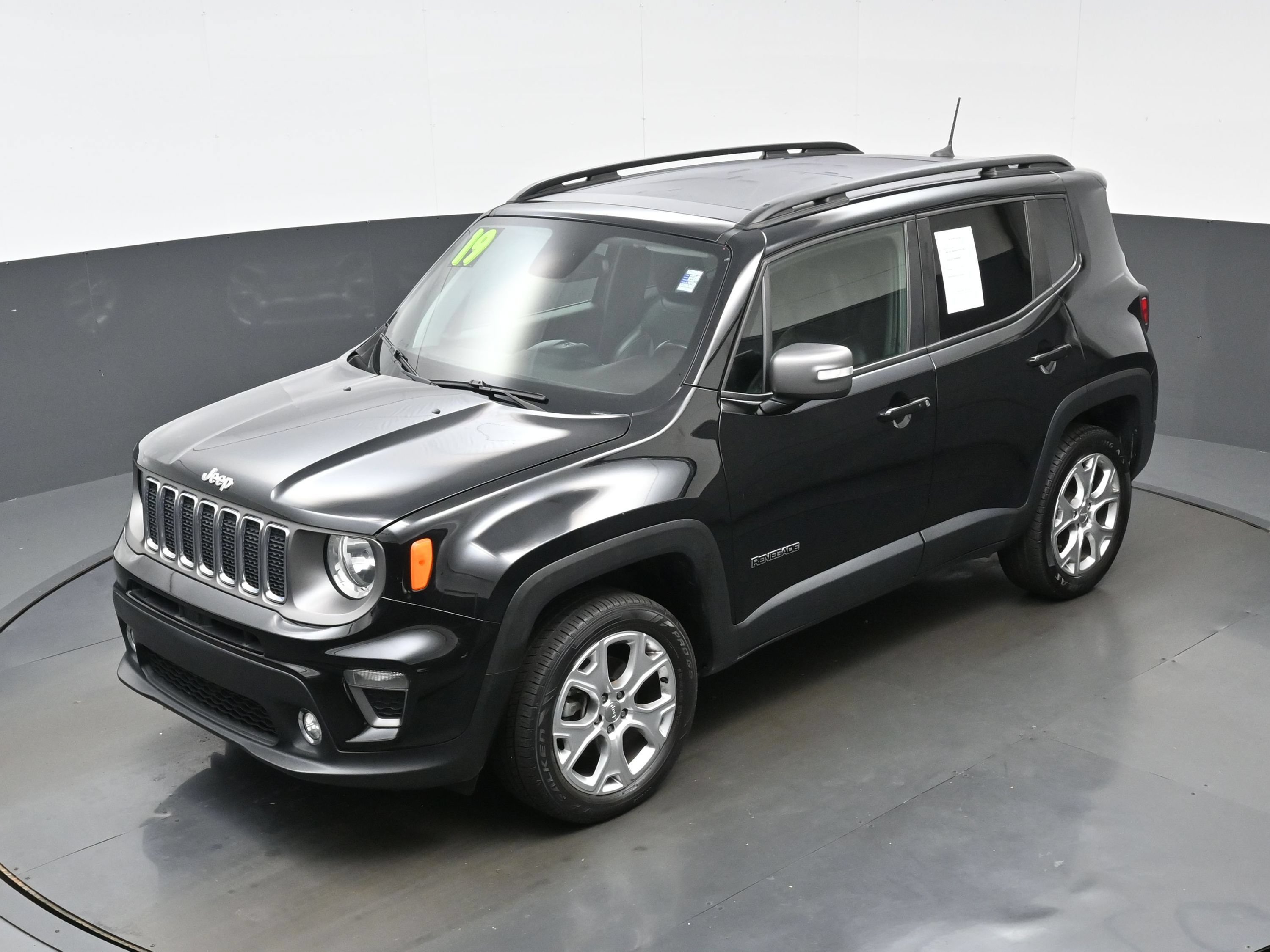 Used 2019 Jeep Renegade Limited w/ UConnect 8.4 Nav Group AWD/4WD image 34