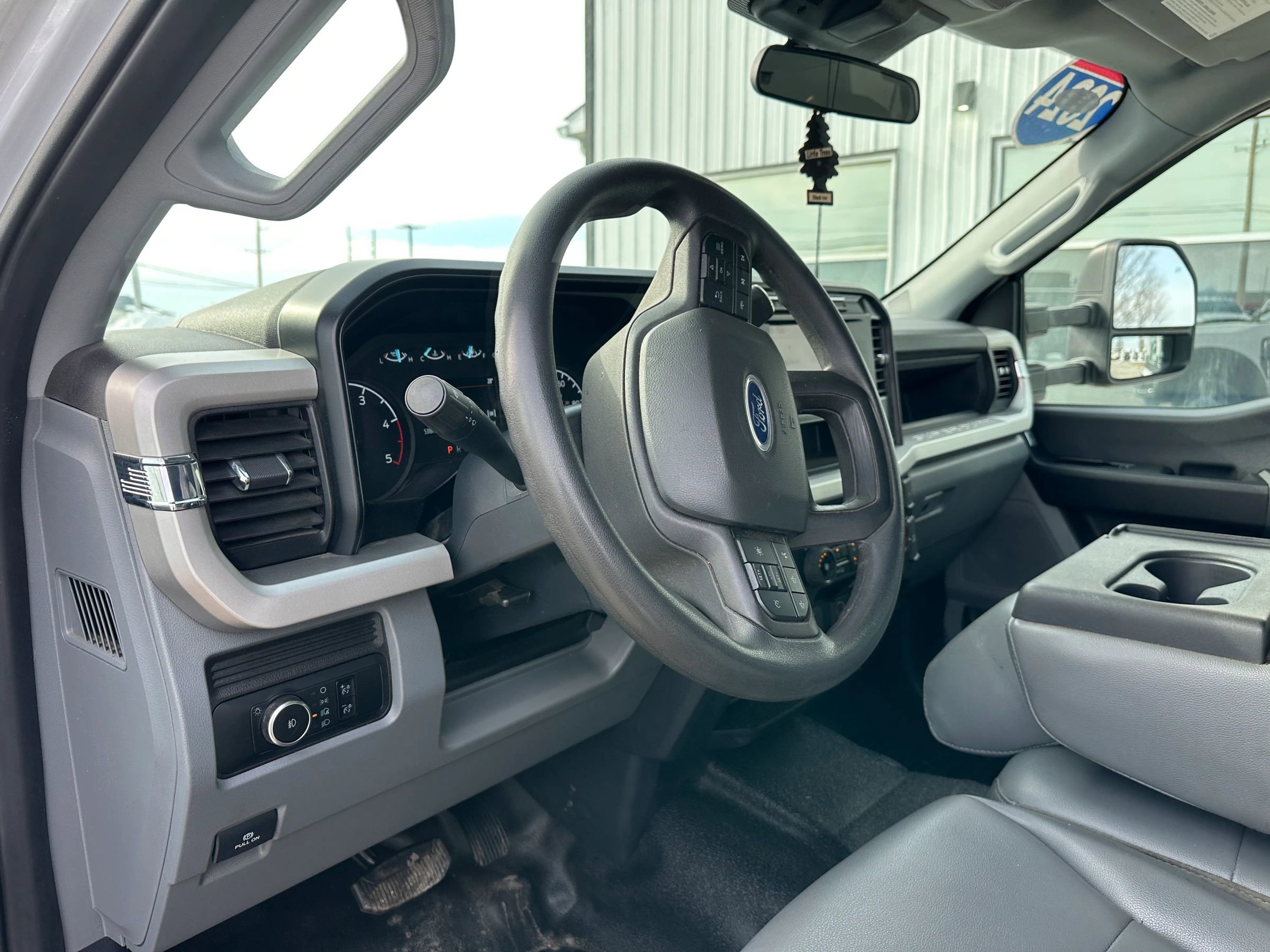 Used 2024 Ford F550 4x4 SuperCab Super Duty image 23