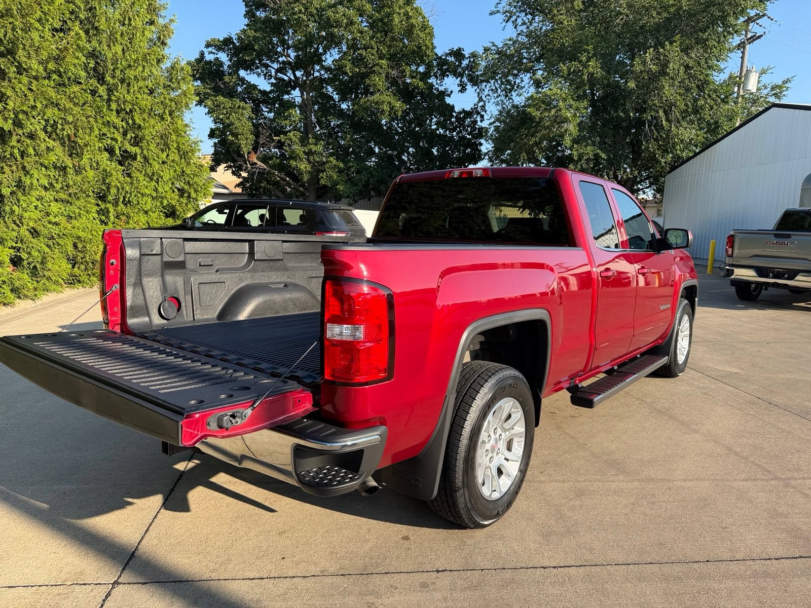Used 2018 GMC Sierra 1500 SLE w/ SLE Value Package AWD/4WD image 33