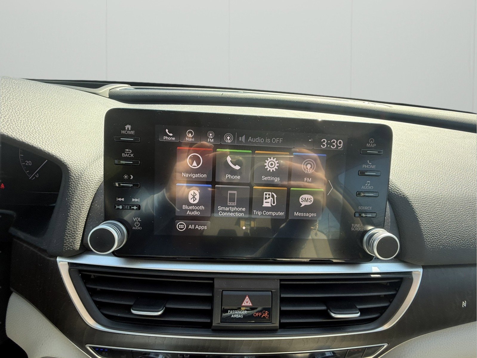 Used 2018 Honda Accord Touring image 12