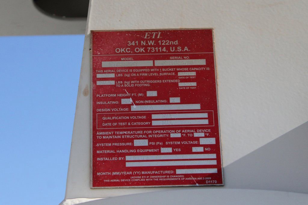 Used 2012 Ford F550 2WD Regular Cab Super Duty w/ PWR Equipment Group image 40