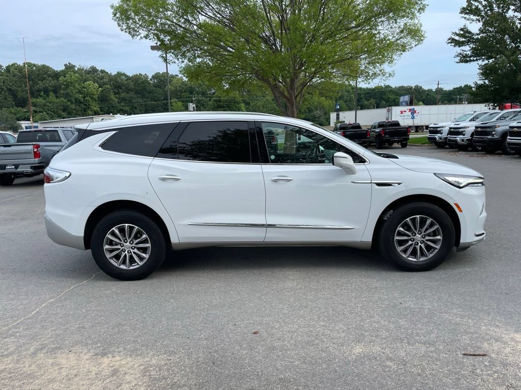 Used 2024 Buick Enclave Premium AWD/4WD image 9