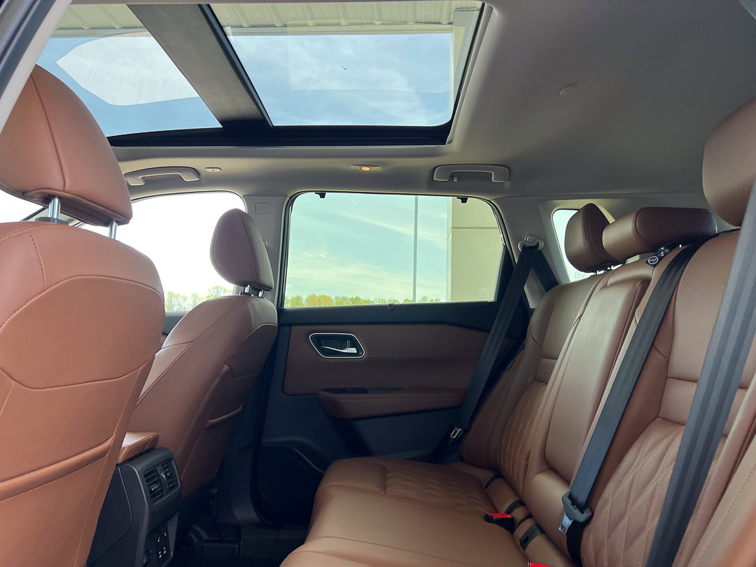 Used 2024 Nissan Rogue Platinum w/ Platinum Premium Package image 30