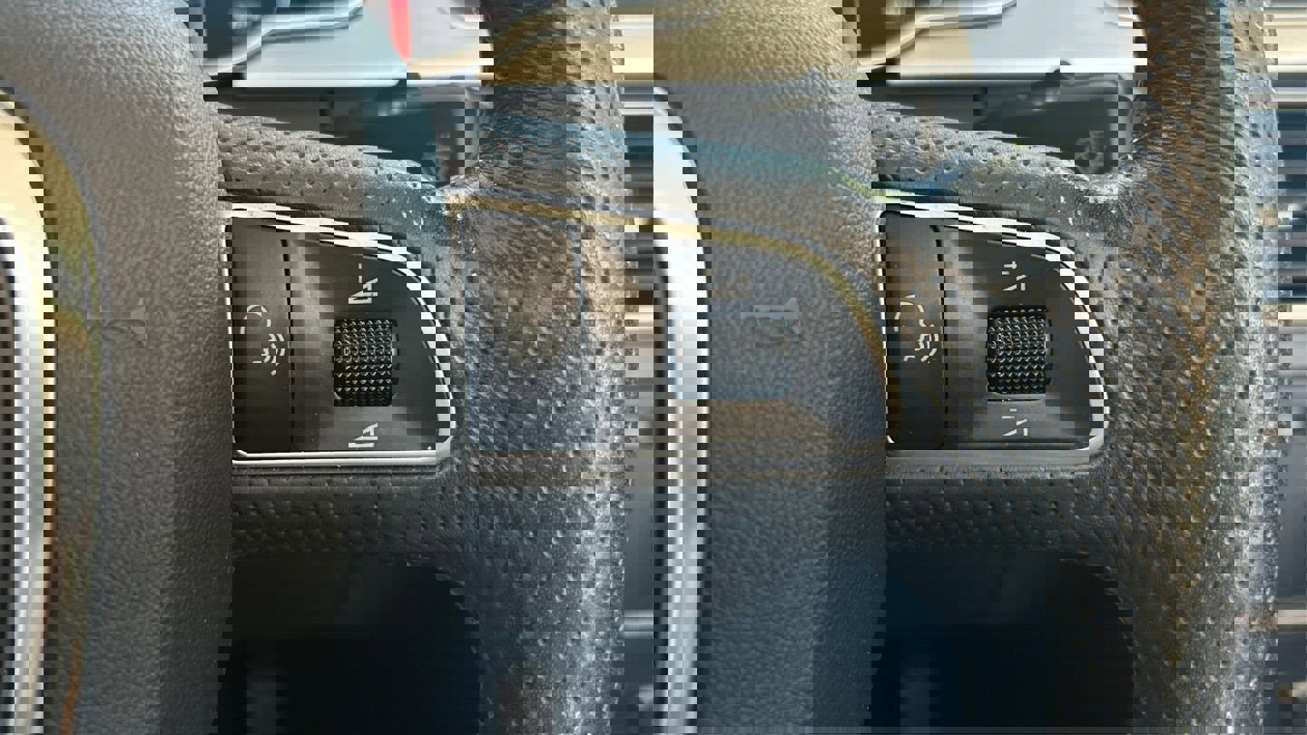 Used 2011 Audi A5 2.0T Premium image 25