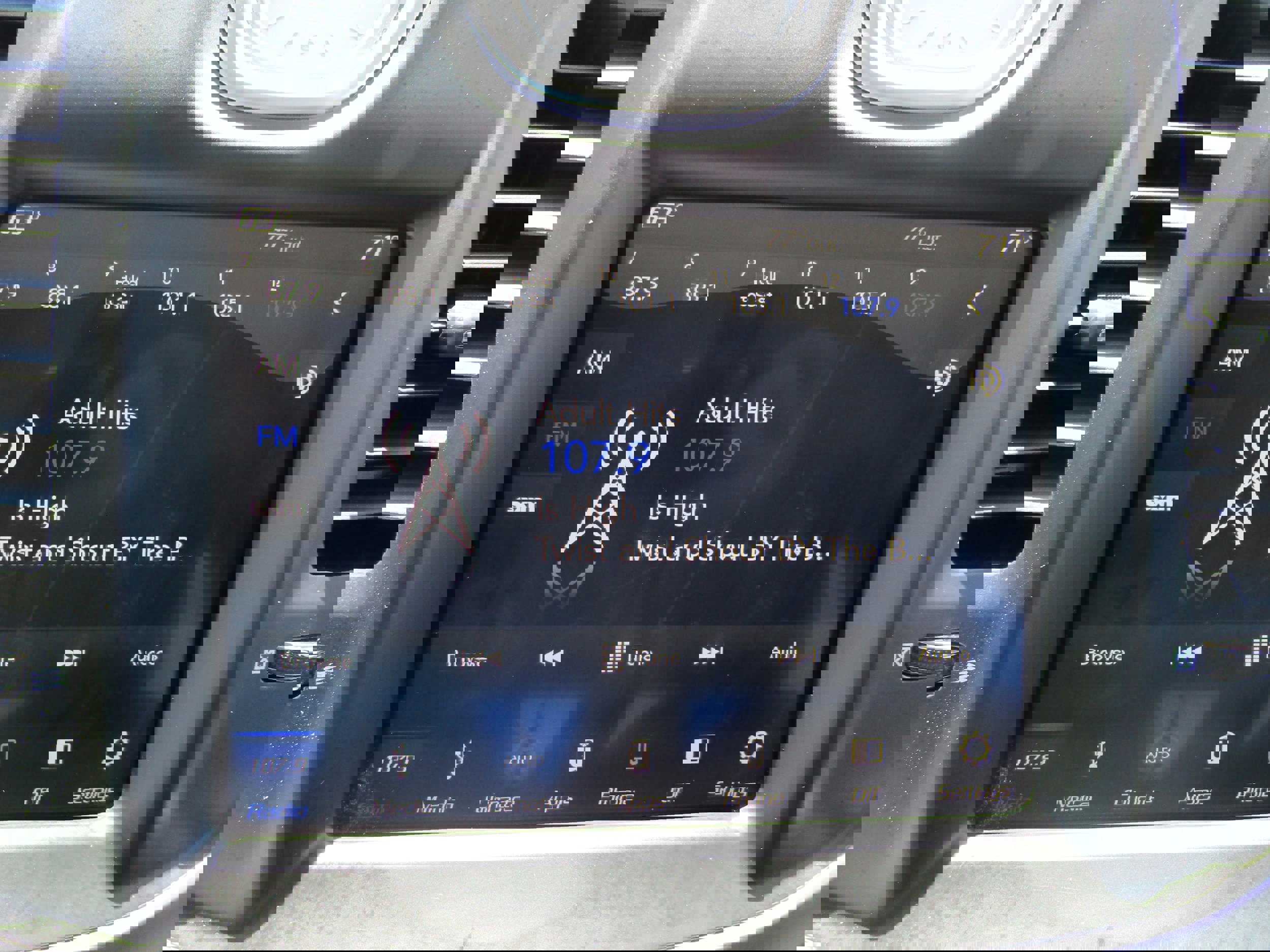 Used 2018 Chrysler 300 Touring w/ Driver Convenience Group image 24