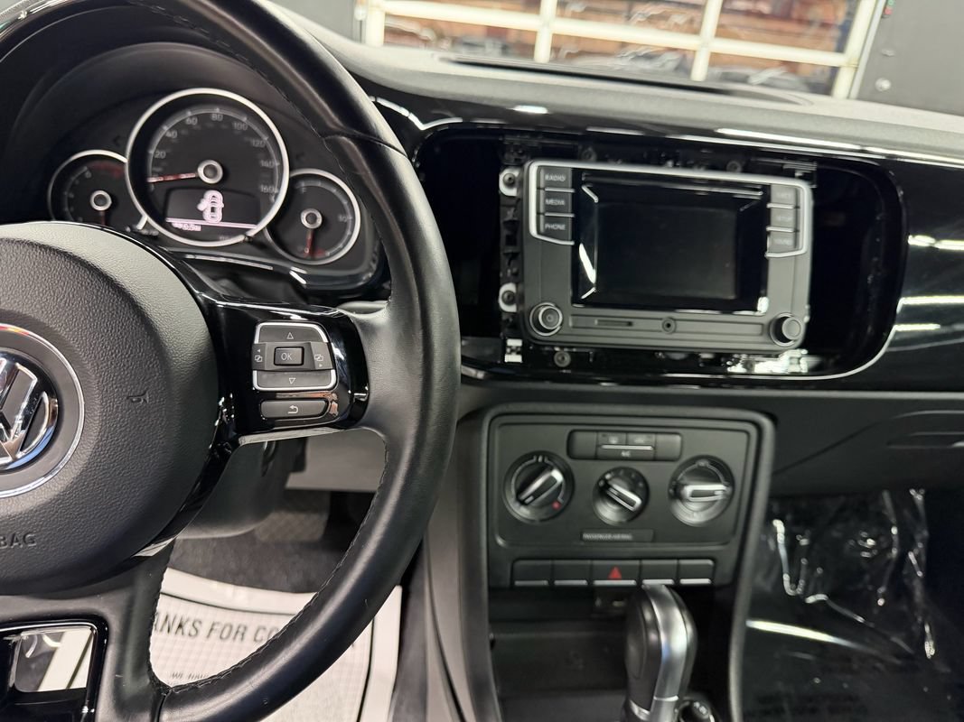 Used 2018 Volkswagen Beetle 2.0T S FWD image 20